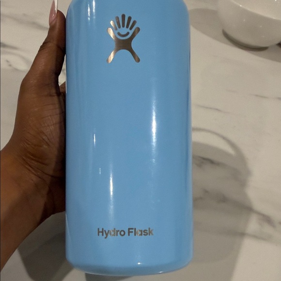 Hydro Flask Sky Blue Bottle with Silver Logo - Picture 3 of 3